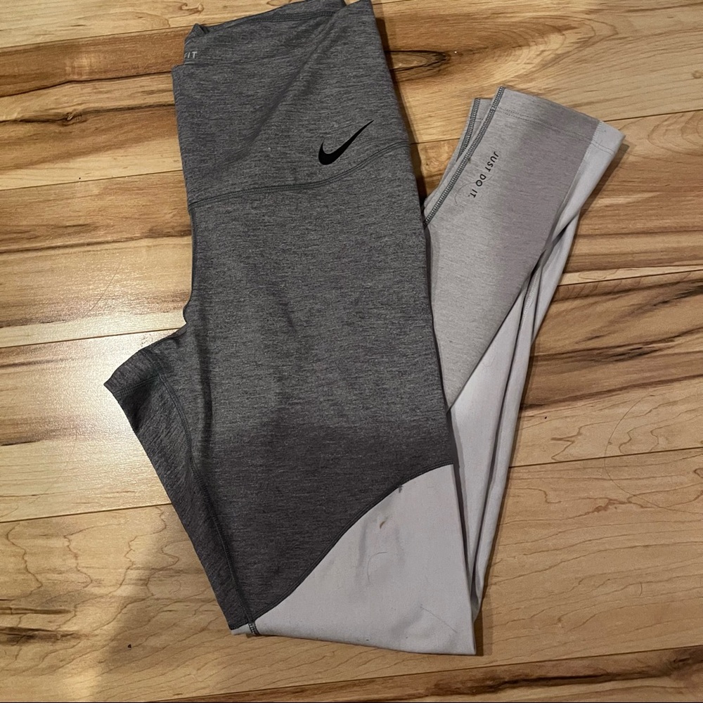 Nike leggings